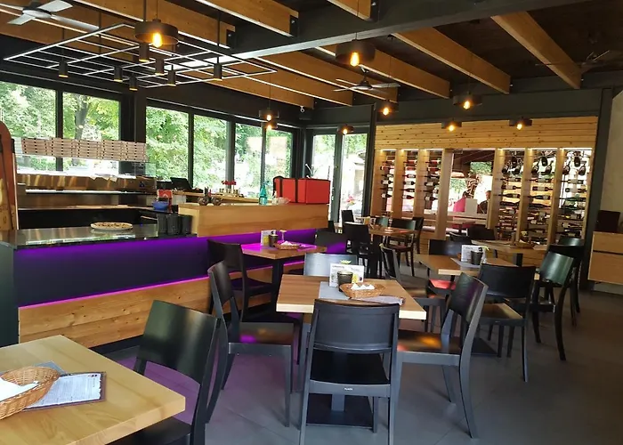 Apartment Centrum V Sukromi Restauracia U Jakuba Martin